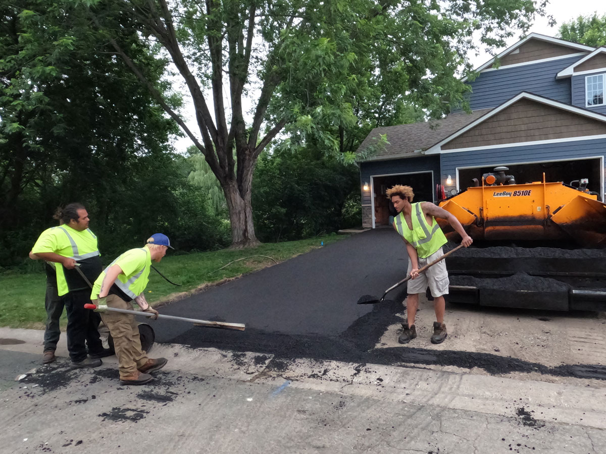 How Long Does an Asphalt Driveway Last in Minnesota?
