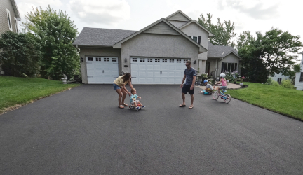 Best Time to Pave an Asphalt Driveway in Minneapolis-St. Paul
